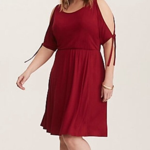 torrid Dresses & Skirts - Torrid red skater dress with tie sleeves - 2X